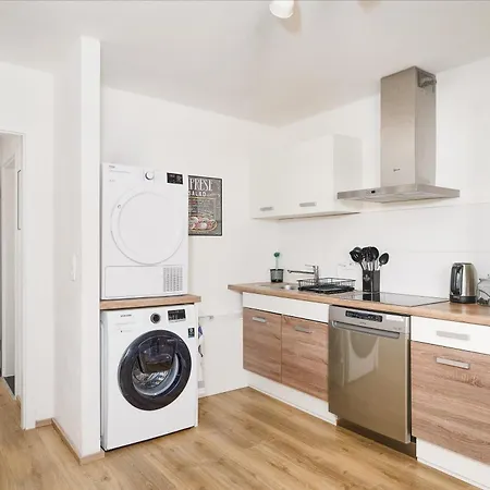 Apartment Gemuetliche Und Zentrale Dachwohnung Mit Parkplatz Und Netflix