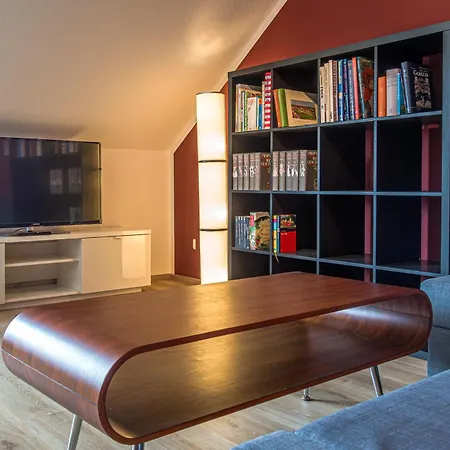 Gemuetliche Und Zentrale Dachwohnung Mit Parkplatz Und Netflix Apartment