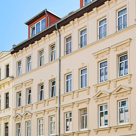 Gemuetliche Und Zentrale Dachwohnung Mit Parkplatz Und Netflix